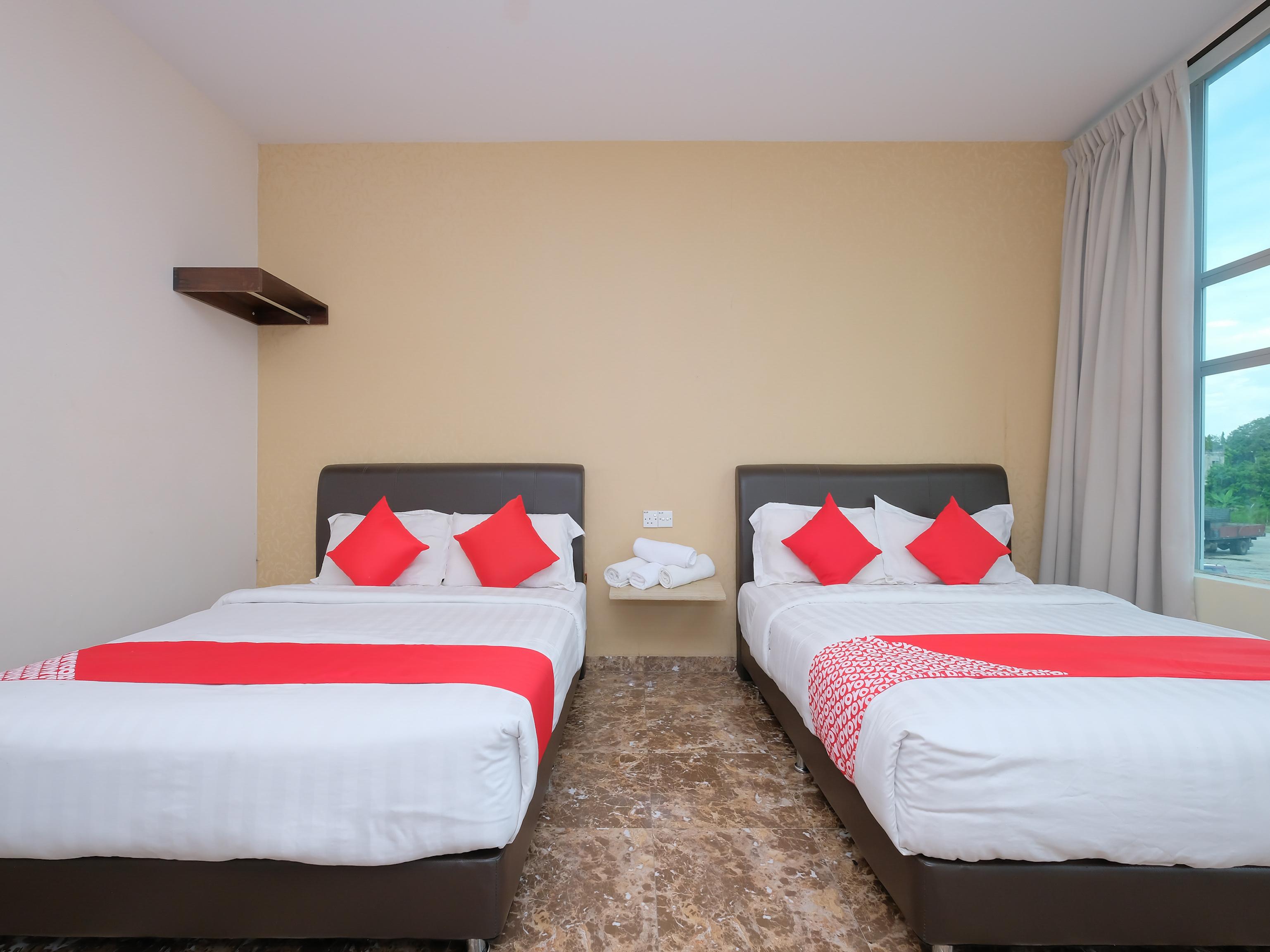 Oyo 89493 Q Hotel Mentakab Mentekab Exterior foto