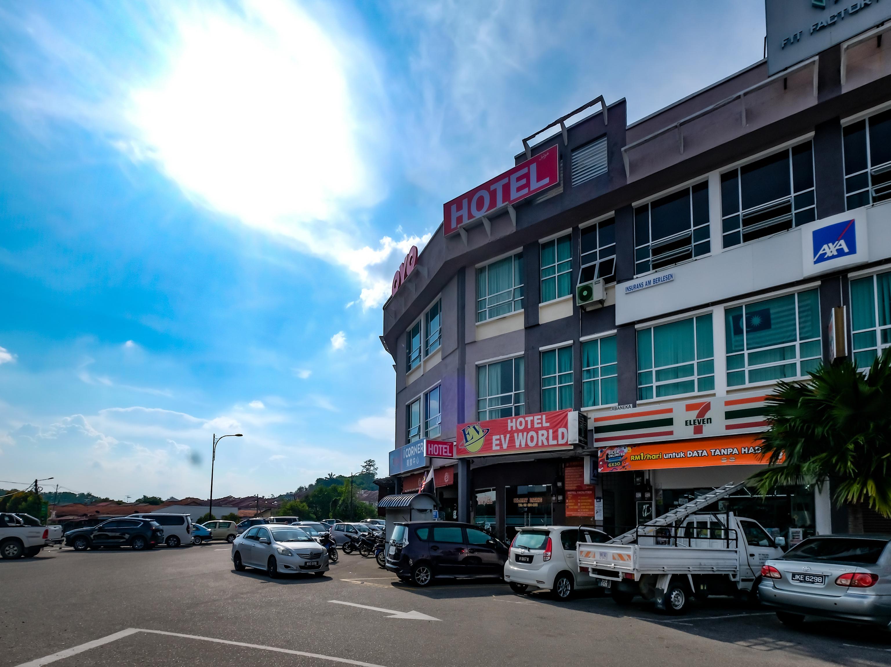 Oyo 89493 Q Hotel Mentakab Mentekab Exterior foto