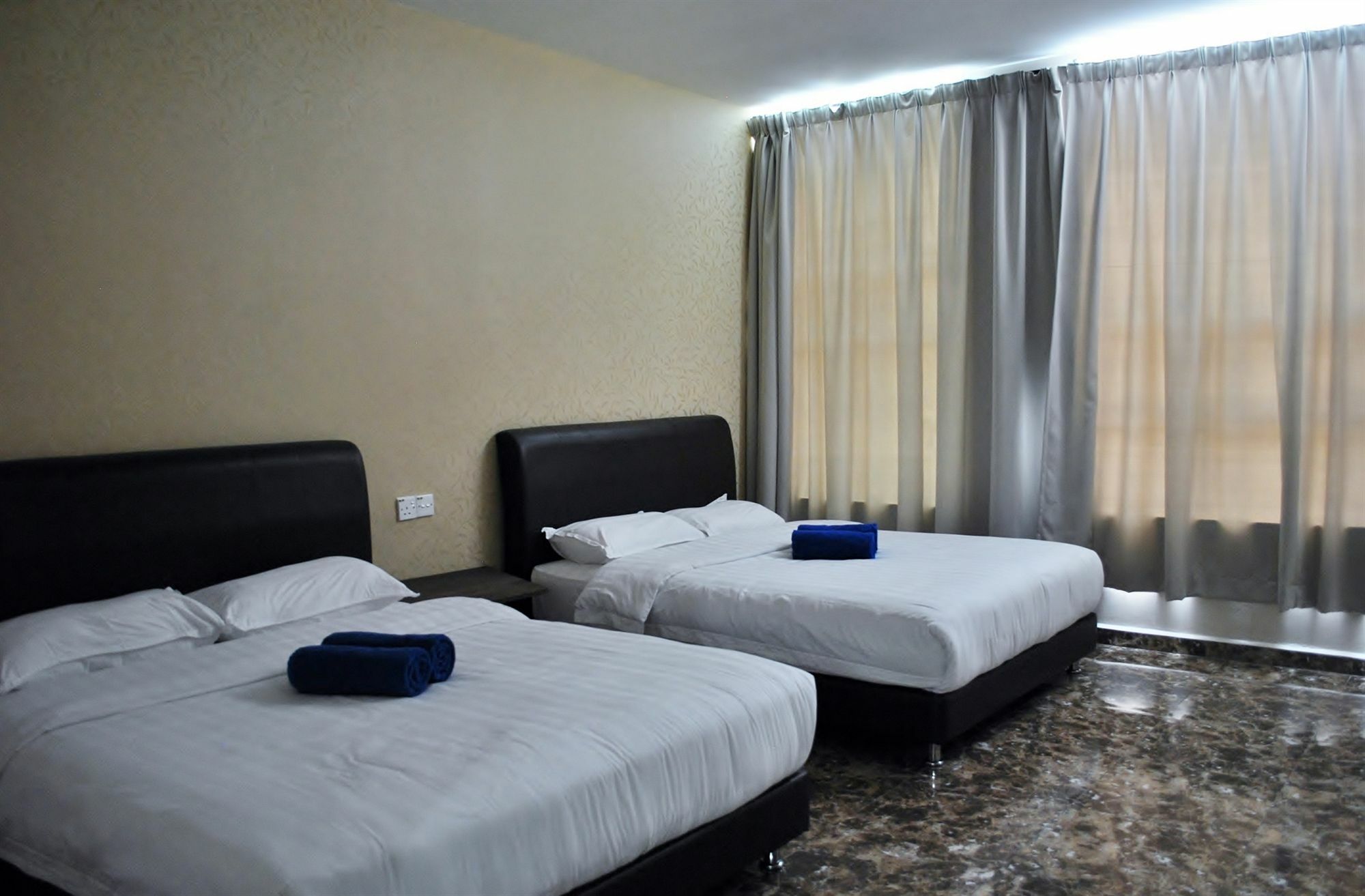 Oyo 89493 Q Hotel Mentakab Mentekab Exterior foto