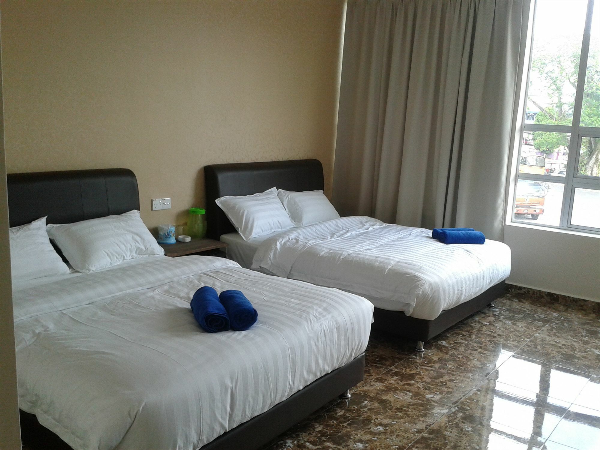 Oyo 89493 Q Hotel Mentakab Mentekab Exterior foto
